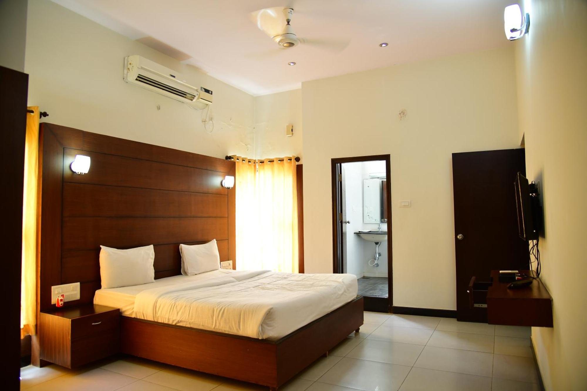 Nijaguna Resorts Chāmrājnagar Eksteriør billede