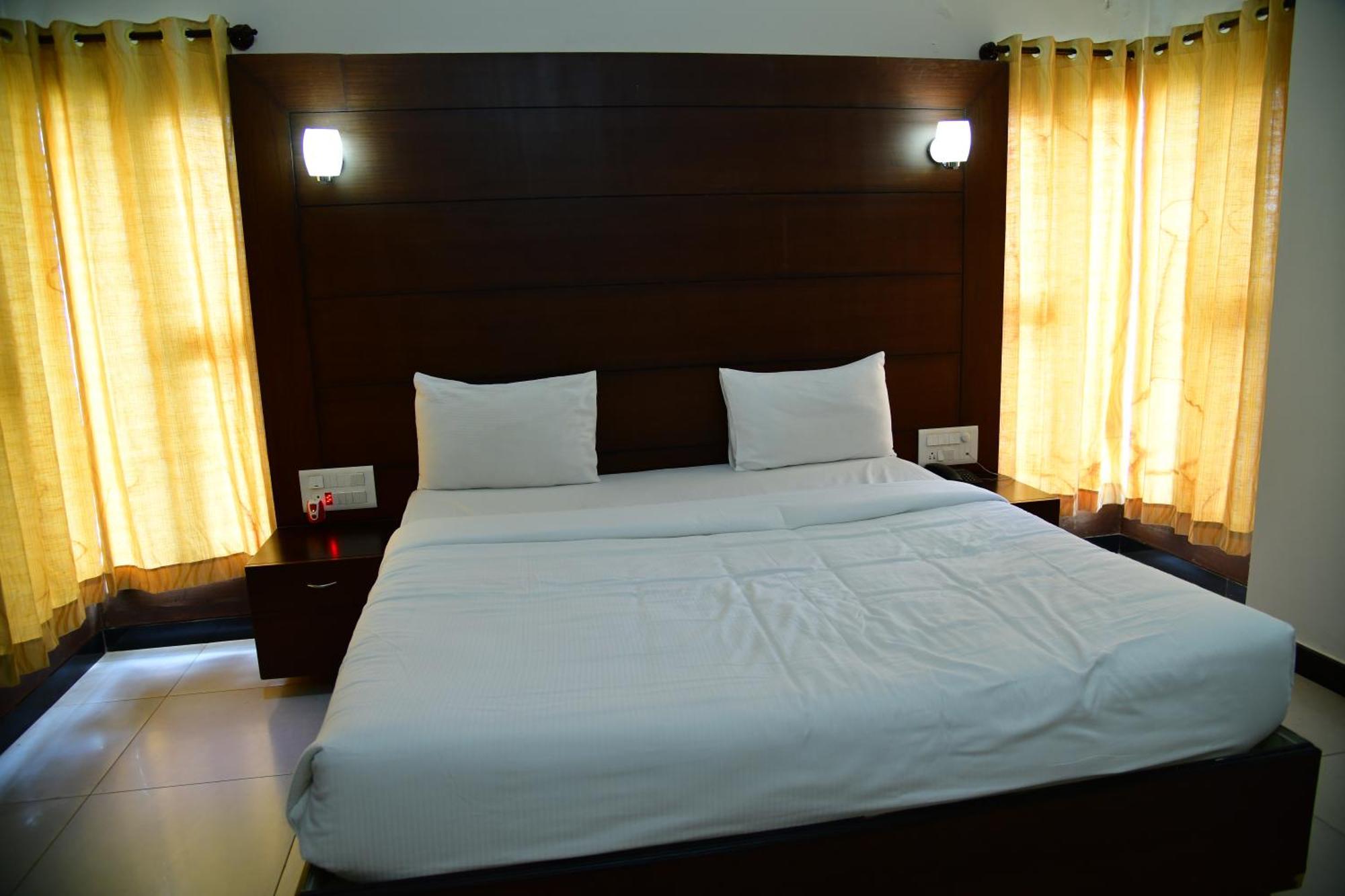 Nijaguna Resorts Chāmrājnagar Eksteriør billede