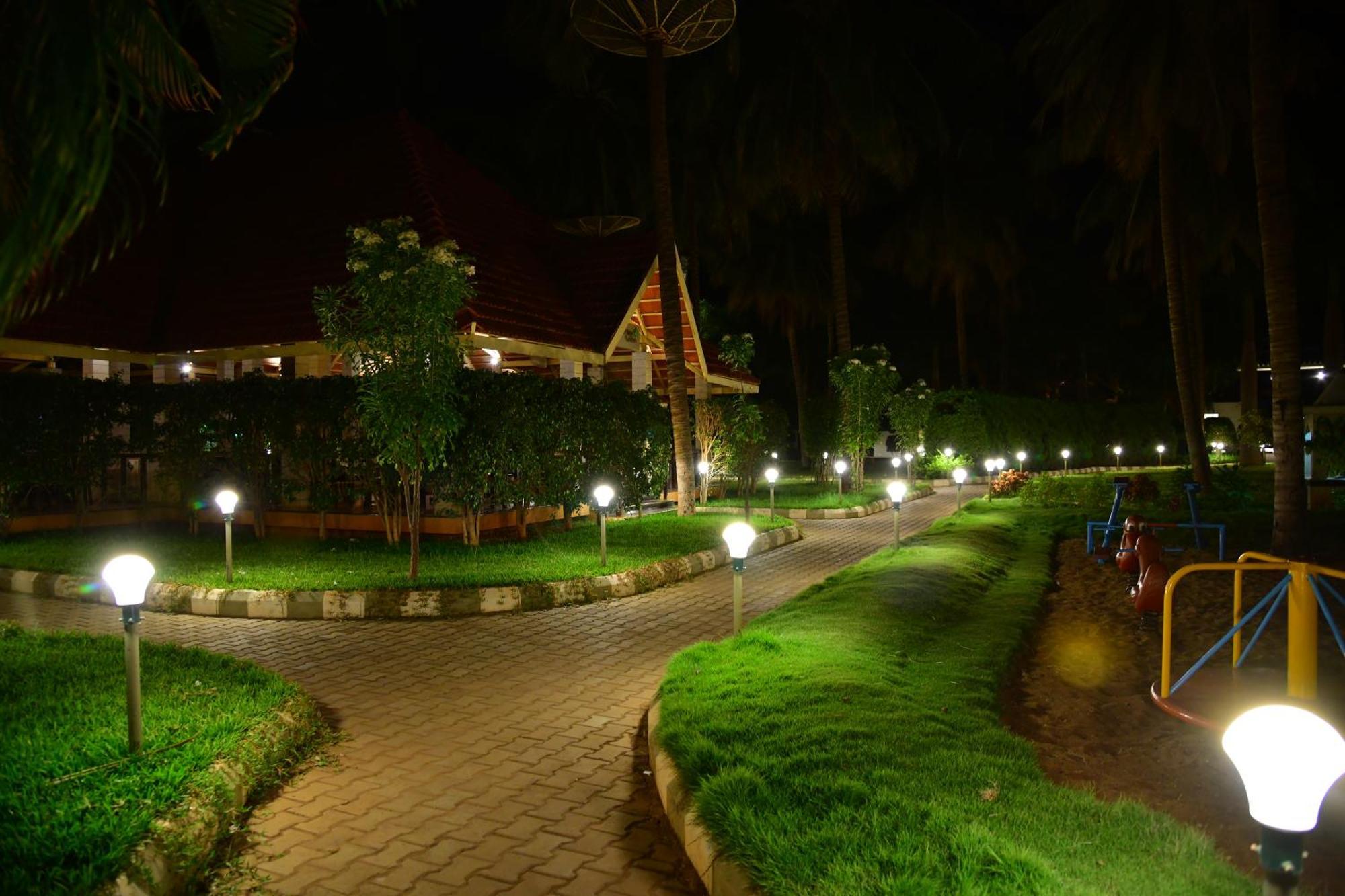 Nijaguna Resorts Chāmrājnagar Eksteriør billede