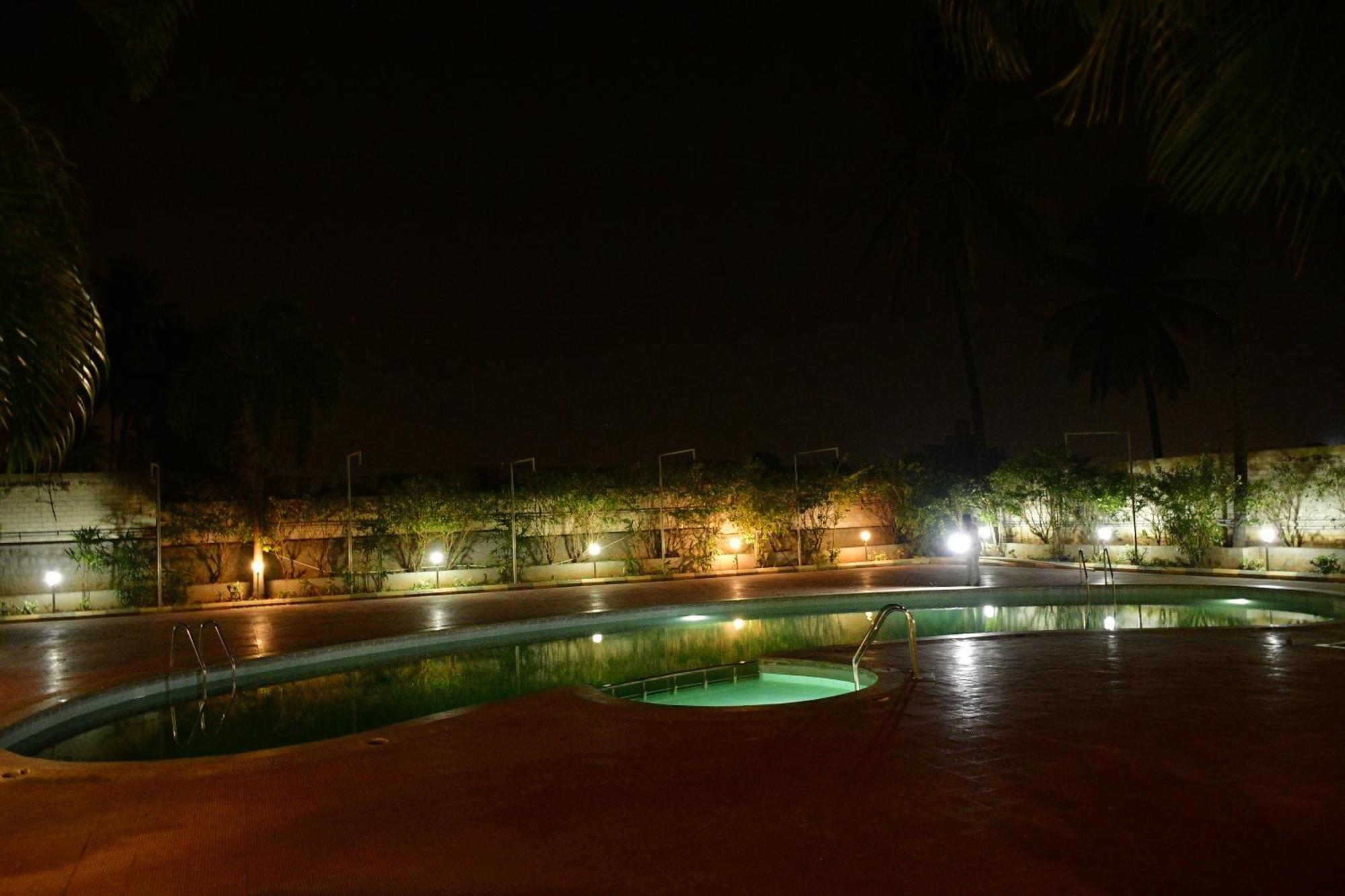 Nijaguna Resorts Chāmrājnagar Eksteriør billede
